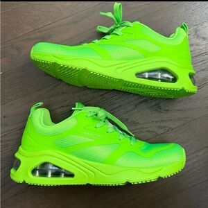 Skechers neon lime green women’s sneakers Womens size 7